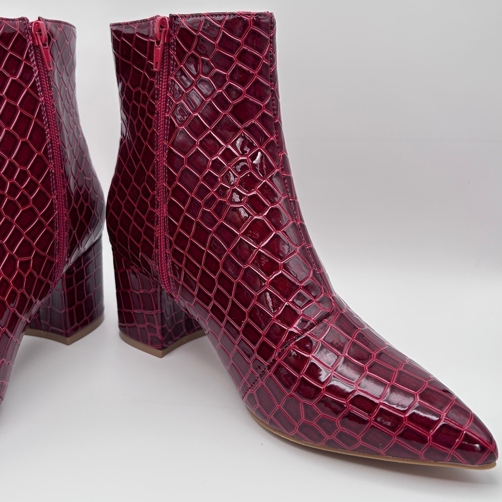 Nightlife Ankle Boot by Sugar in a Red Crocodile Women's Size 8 - Picture 3 of 7